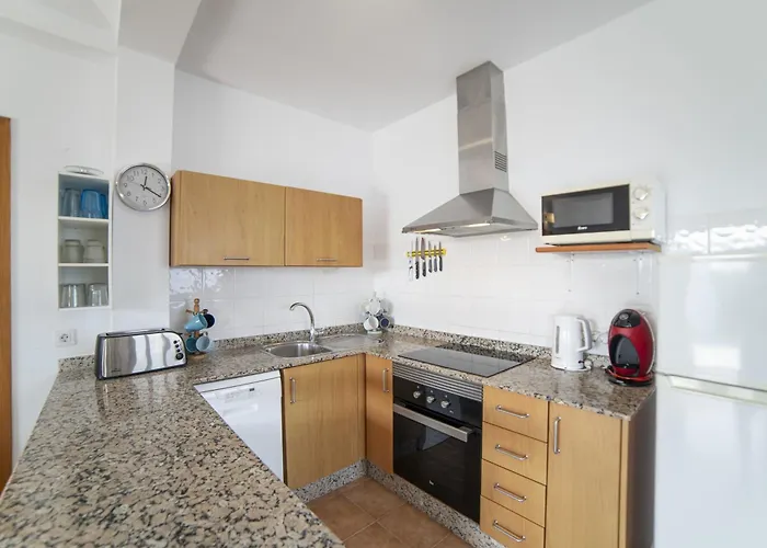 Вилла Beautiful Lanzarote 3 Bedrooms Strelitzia South Facing & Secluded Private Pool Коста Бланка