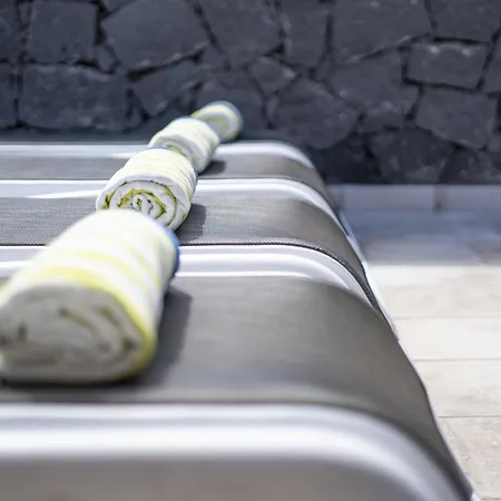 Beautiful Lanzarote 3 Bedrooms Strelitzia South Facing & Secluded Private Pool 빌라