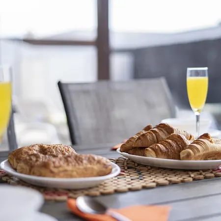 Villa Beautiful Lanzarote 3 Bedrooms Strelitzia South Facing & Secluded Private Pool *