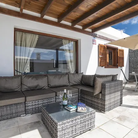 Beautiful Lanzarote 3 Bedrooms Strelitzia South Facing & Secluded Private Pool * Playa Blanca