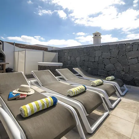 Villa Beautiful Lanzarote 3 Bedrooms Strelitzia South Facing & Secluded Private Pool Playa Blanca