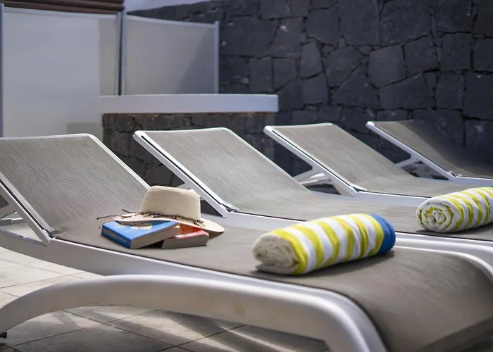 Beautiful Lanzarote 3 Bedrooms Strelitzia South Facing & Secluded Private Pool *