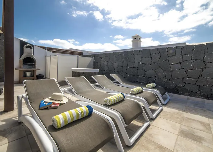 Villa Beautiful Lanzarote 3 Bedrooms Strelitzia South Facing & Secluded Private Pool Playa Blanca