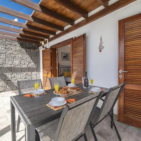Beautiful Lanzarote 3 Bedrooms Strelitzia South Facing & Secluded Private Pool *