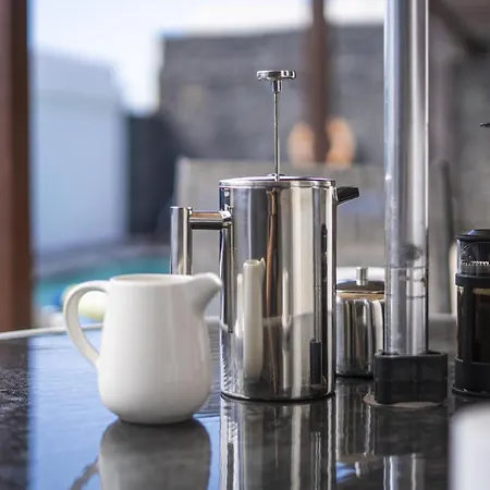 Beautiful Lanzarote 3 Bedrooms Strelitzia South Facing & Secluded Private Pool 别墅 *