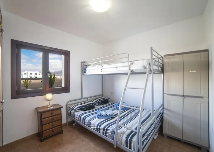 Beautiful Lanzarote 3 Bedrooms Strelitzia South Facing & Secluded Private Pool 别墅 *